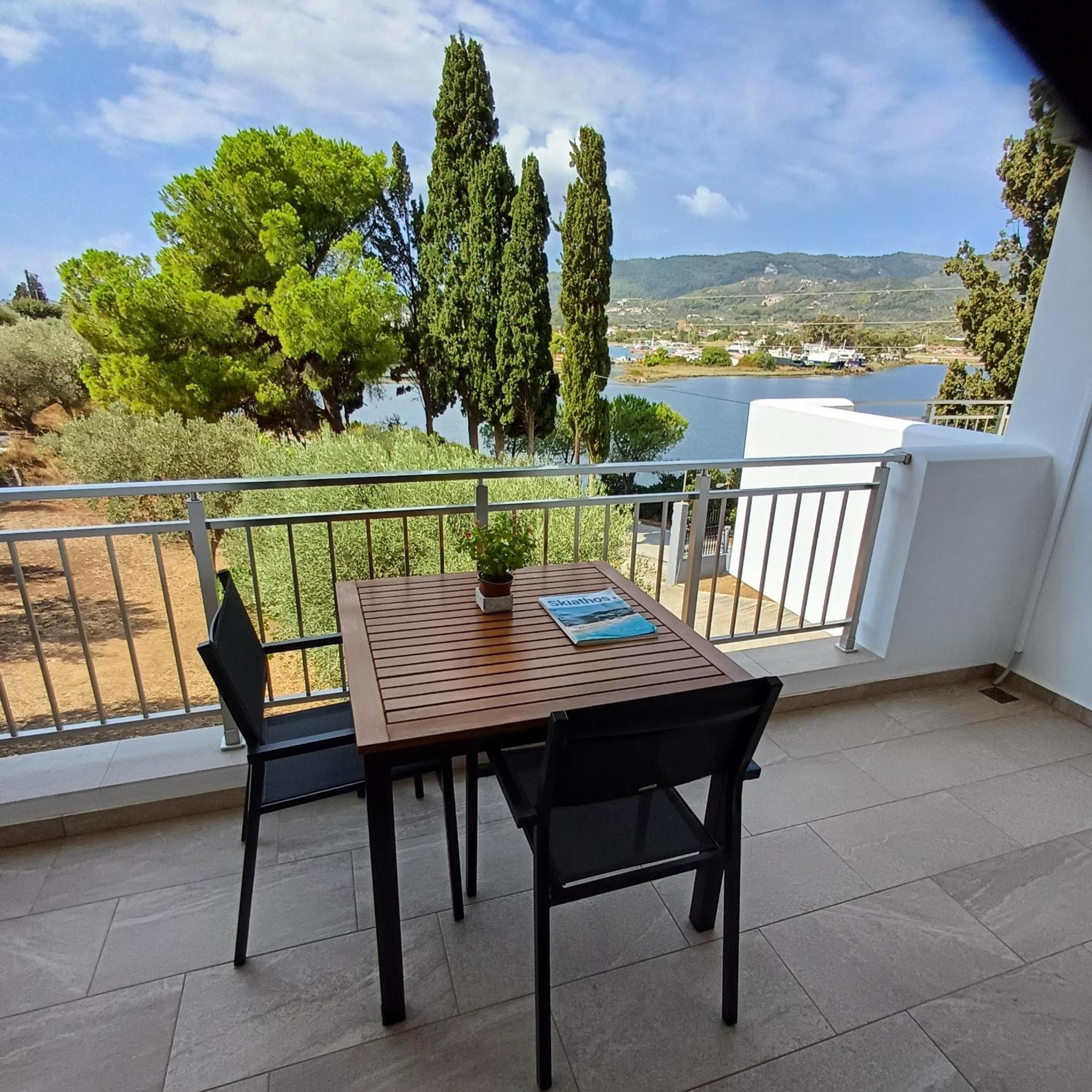 Skiathos Lagoterra Apartments Eksteriør bilde